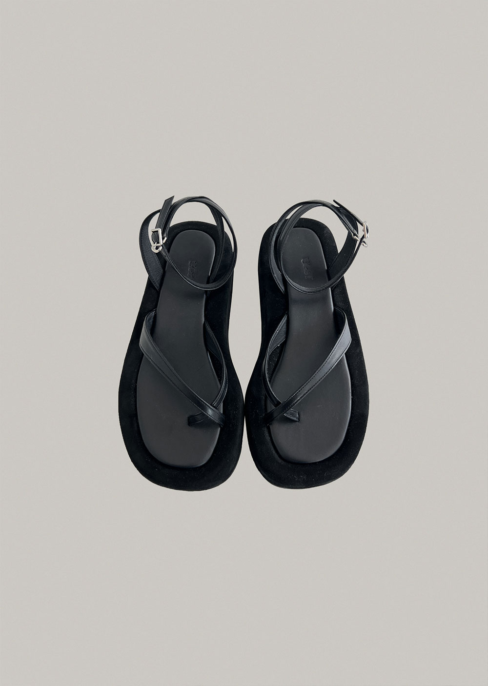 strap flat sandal (black)